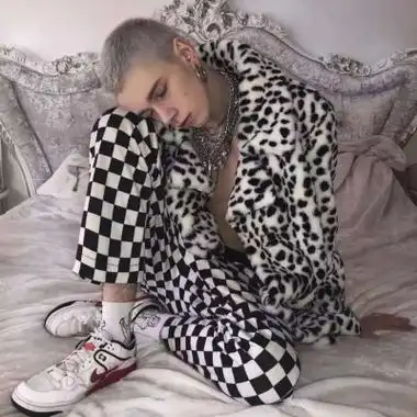 6686体育铁牌作者Hannah