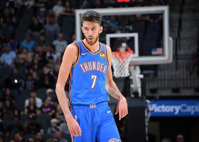 Trạng thái cạnh tranh cũng rất tuyệt vời! Holmgren đã ghi được 14 điểm trên 4 trong số 4 quả ba điểm trong quý đầu tiên!