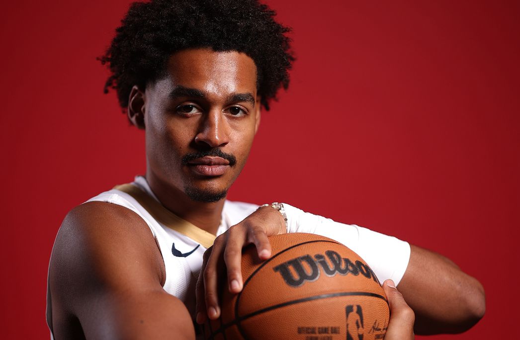 Quinn ghi 12 điểm trong hiệp 4, trong khi Poole ghi 2 điểm trong hiệp 2 chỉ với pha kiến tạo của đồng đội.