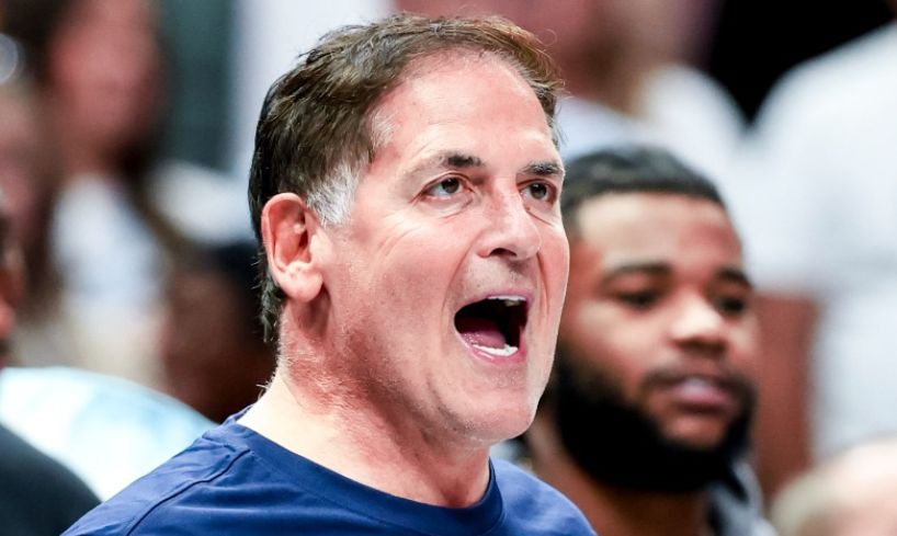 Meiji đưa tin rằng Cuban hy vọng sẽ thuê được cựu GM Jazz để thay thế Harrison. Cuban: Tôi chưa bao giờ nói điều đó