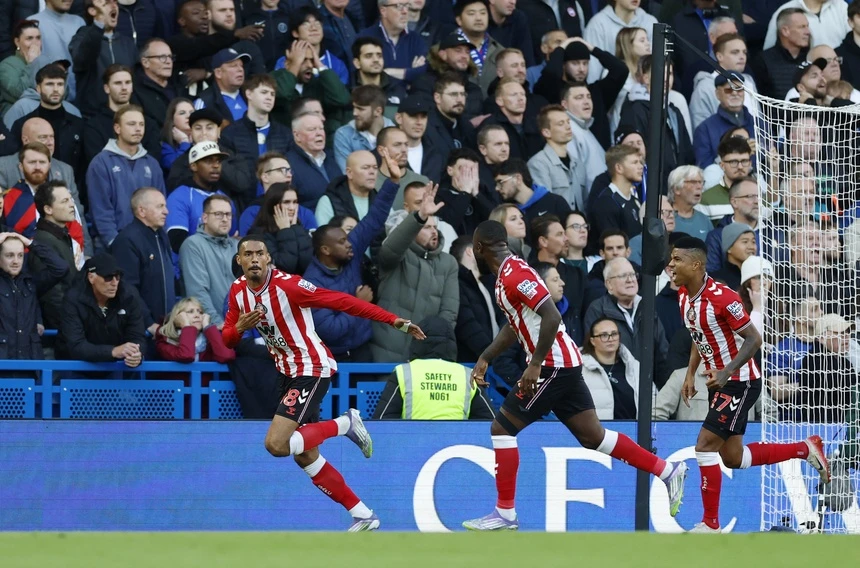 BBC phân tích vì sao Sunderland đứng thứ 2: phòng ngự và đối đầu đều top đầu Ngoại hạng Anh