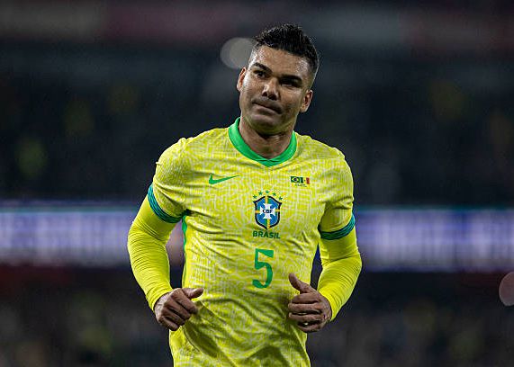 Casemiro: Tôi thậm chí còn không thể lo lắng về Manchester United, vậy làm sao tôi có thời gian để nghĩ về Real Madrid?