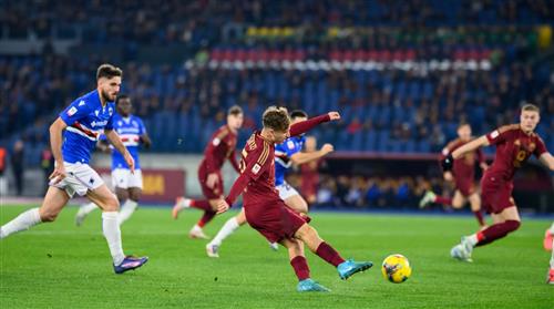 Roma đấu với Sampdoria