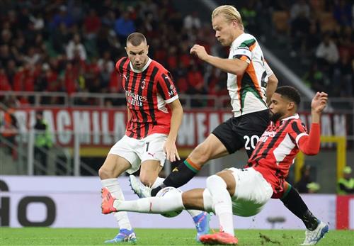 AC Milan đấu với Venice