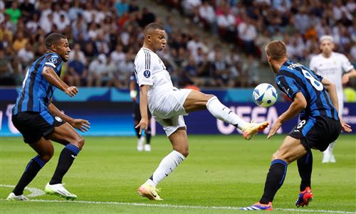 Real Madrid đấu với Atalanta