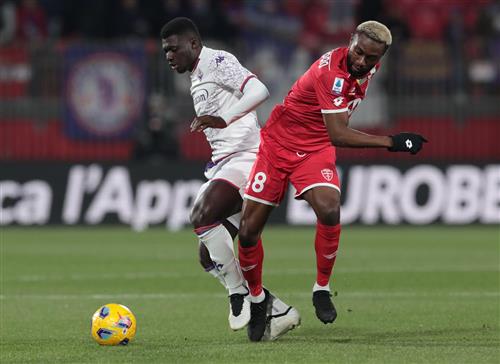 Monza đấu với Fiorentina