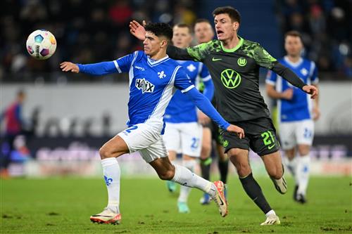 Darmstadt đấu với Wolfsburg