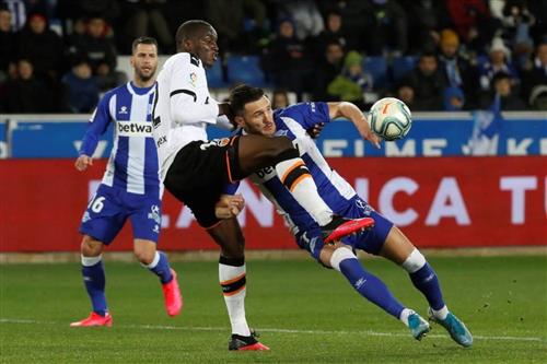 Alaves đấu với Valencia
