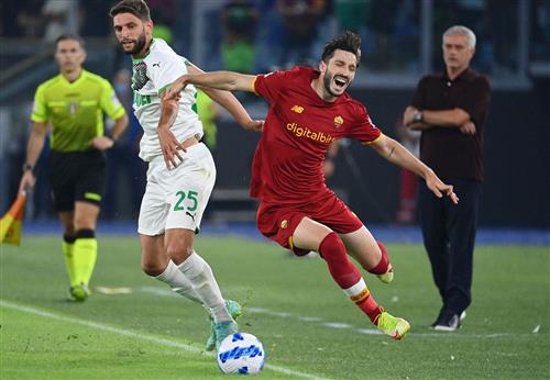 Roma đấu với Sassuolo