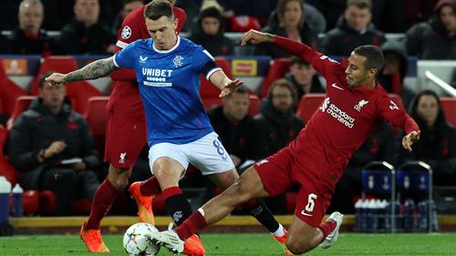 Rangers đấu với Liverpool