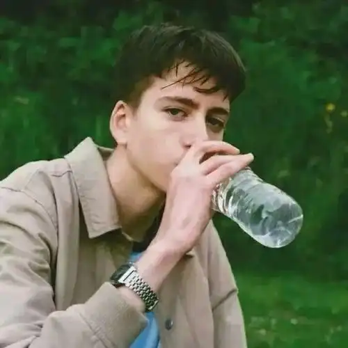 6686体育铁牌作者William