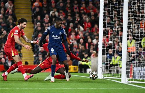Liverpool đấu với Paris Saint Germain
