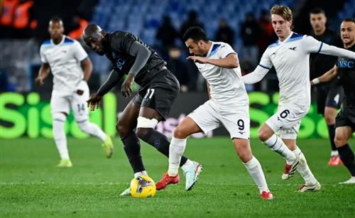 Lazio đấu với Napoli