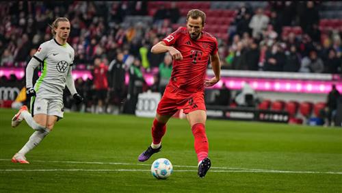 Bayern Munich đấu với Wolfsburg