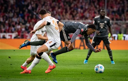 Bayern Munich đấu với Bayer Leverkusen