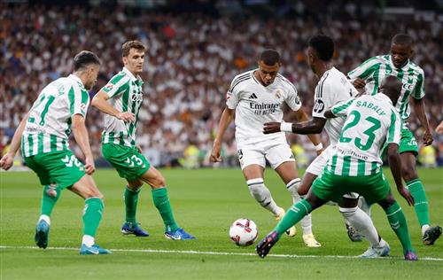Real Madrid đấu với Real Betis