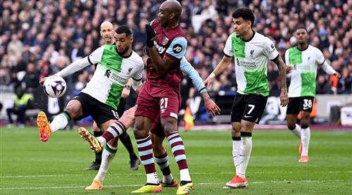 West Ham United đấu với Liverpool