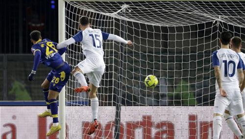 Verona đấu với Salernitana