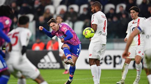 Juventus đấu với Monza