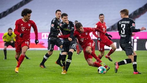 Bayern Munich đấu với Freiburg