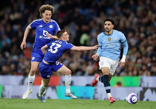 Manchester City đấu với Leicester City