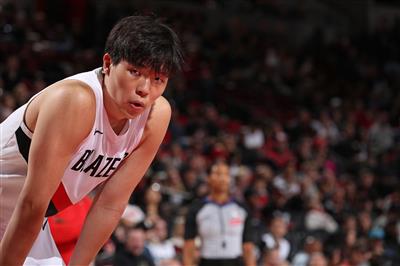 Yang Hansen nói về việc theo kịp tốc độ nhanh của Blazers: Qua luyện tập, yêu cầu bên trong là lao vào rổ