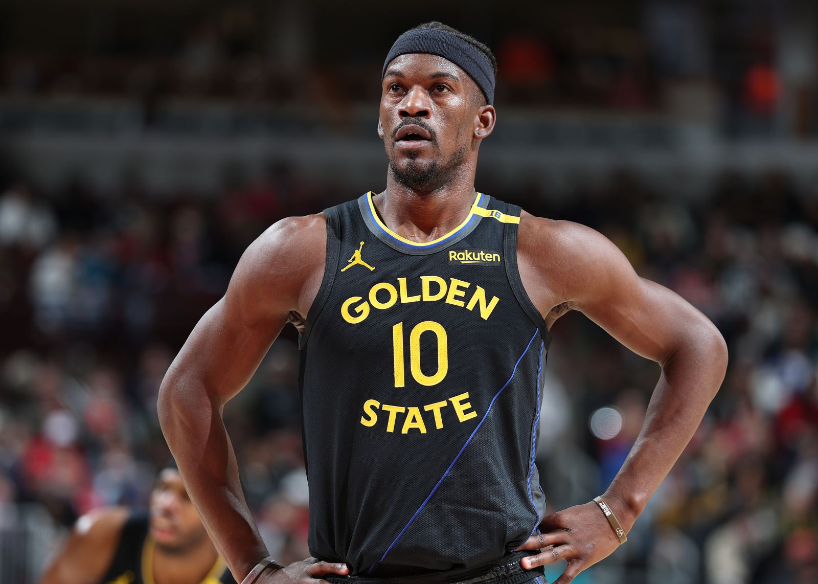 Cole: Butler bị đau lưng và khó có thể thi đấu vào ngày mai. Anh ấy cũng cần theo dõi tình trạng thể chất của mình để theo đuổi ước mơ.