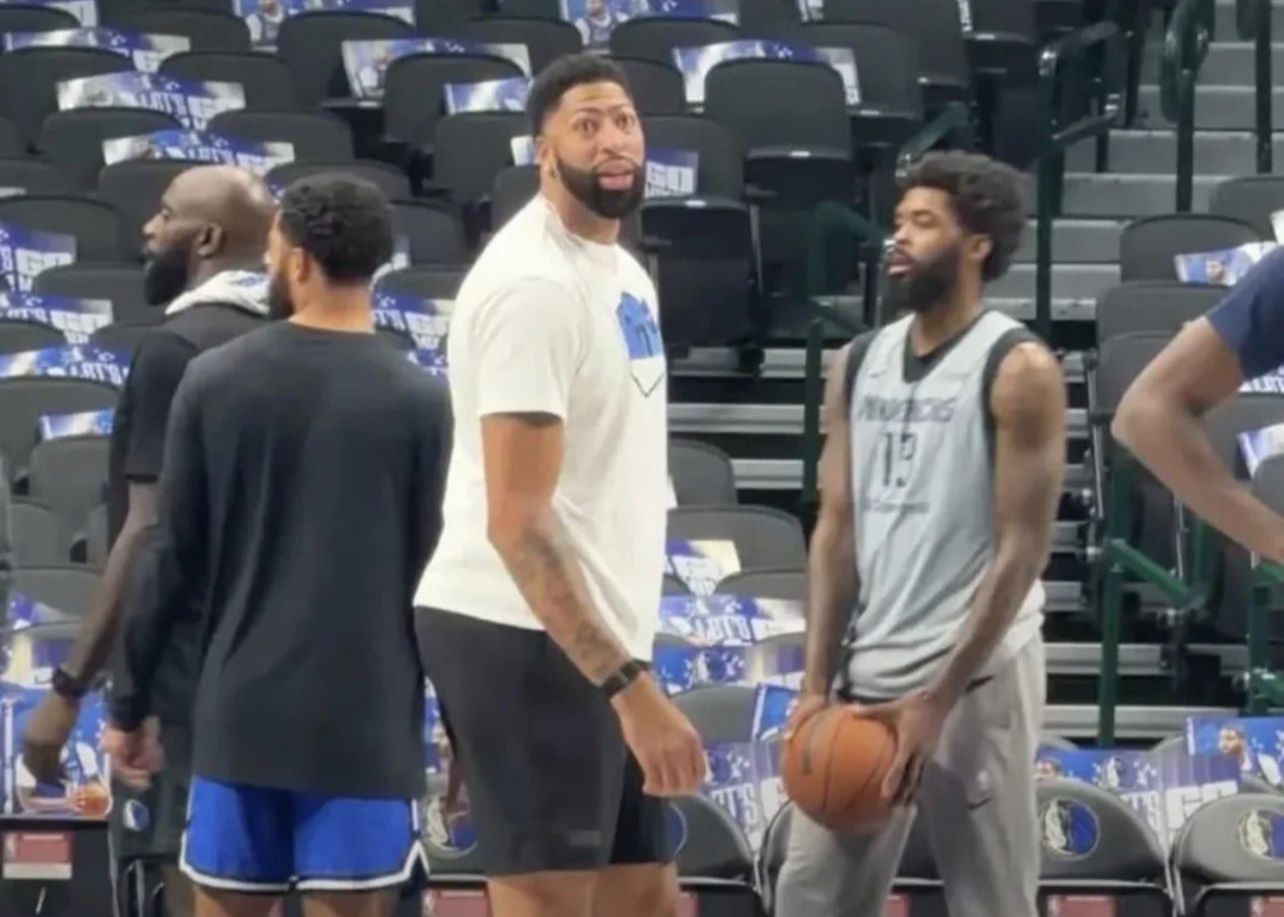 Meiji: Mavericks sẽ thảo luận về thỏa thuận với Big Eyebrow trong hai tháng tới. Thật khó để có được bất kỳ thỏa thuận nào vào lúc này.