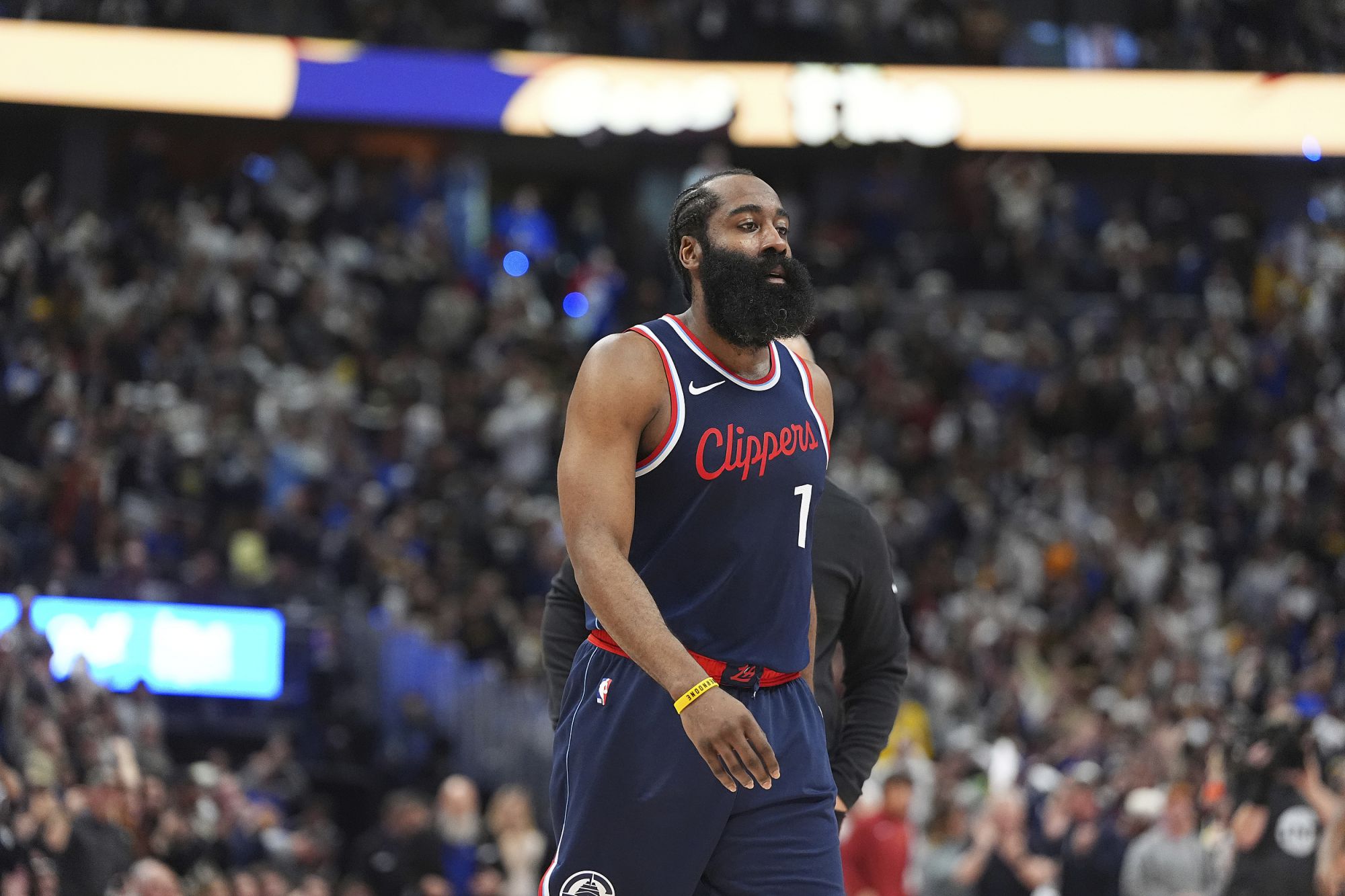 Tyronn Lue: Với Harden, không sút được cũng không sao, chơi bóng rổ đúng cách mới là điều quan trọng nhất